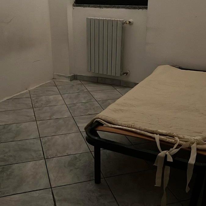 Stanza singola in ampio appartamento - Photo 2