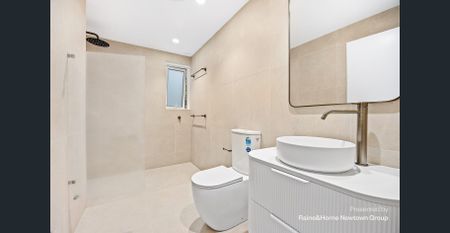 Beautifully Renovated North-East Facing Apartment with Tandem Parking - Photo 2