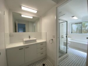 2/20 Aquila Court, Mermaid Waters QLD 4218 - Photo 1