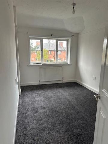 3 Bedroom Semi-Detached House For Rent in Keston Avenue, Blackley, Manchester - Photo 4