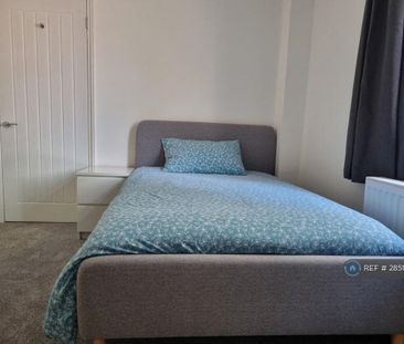 1 bedroom in a house share to rent - Photo 4