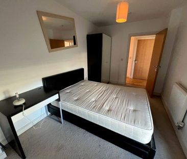 2 Bedroom Flat / Apartment - Ocean Way, Southampton - Photo 3