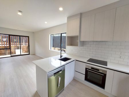 Cozy Townhouse in Mt Wellington - Photo 4