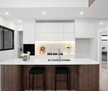 Elegant Family Home in Prime Putney Location - Photo 4