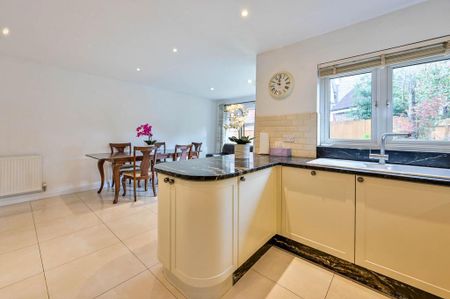 3 bedroom semi-detached house to rent - Photo 5
