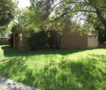 17 Beverley Street, 3179, Scoresby Vic - Photo 4