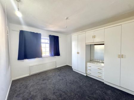 4 bedroom semi-detached house to rent - Photo 4