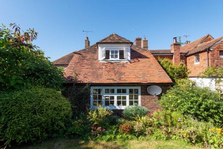 4 bedroom semi-detached house to rent - Photo 5