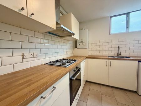 Marlborough Road, London, N19 - Photo 4