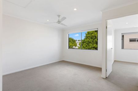 Low Maintenance Townhouse in Brightwater - Photo 4