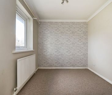 Bentley Green, Southampton - Photo 3