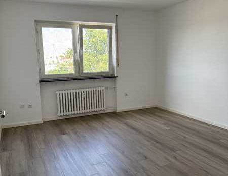 Vollständig renovierte Wohnung mit drei Zimmern und Einbauküche in Mannheim - Foto 1