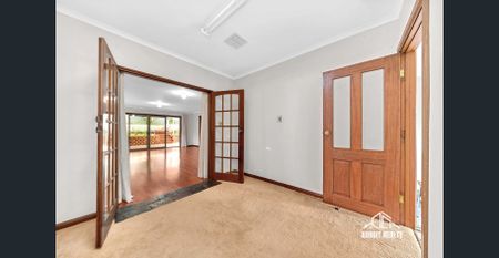 Spacious Family Home for Rent Opposite Kingfisher Reserve – Stylish & Move-in Ready! - Photo 3