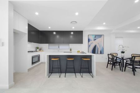 PRESTIGIOUS HOME WITH BONUS ATTACHED GRANNY FLAT - Photo 2