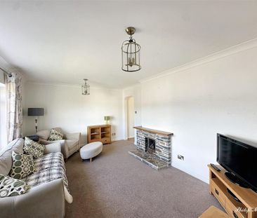 2 bedroom detached bungalow to rent - Photo 1