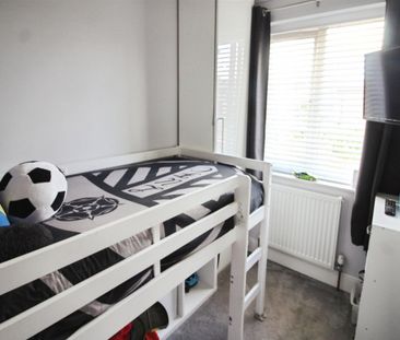 William Rise, Leeds - Photo 1