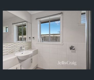 2/72 Speight Street, Newport, Vic 3015 - Photo 6