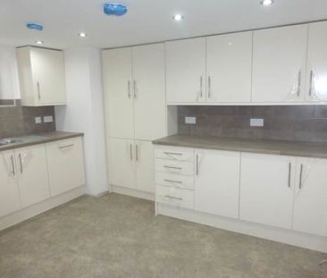 Rosemont Walk (Room 5), Bramley, Leeds - Photo 5
