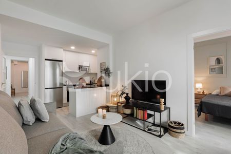 Apartamento de alquiler en Carrer de Rocafort, La Nova Esquerra de l'Eixample - Photo 2