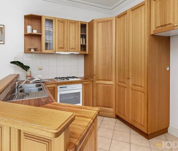 PRIVATE & TRANQUIL LIVING IN THE HEART OF BRIGHTON - Photo 6