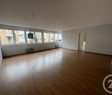 Location Appartement 5 pièces 121m² GRANVILLE 50400 - Photo 2