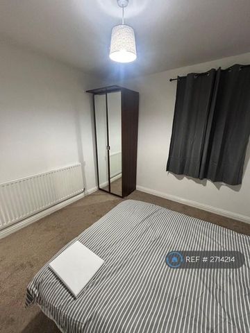 1 bedroom in a house share to rent - Photo 5