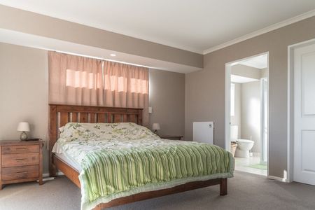 Fitzherbert - 4 Bedrooms - Photo 4