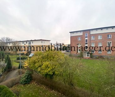 Kleines Wohnhaus mit 4 Einheiten - helle Endetagen-Wohnung mit L-Ba... - Photo 6