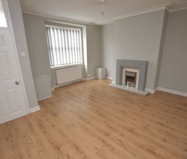 2 Bedroom Terraced House - Photo 2