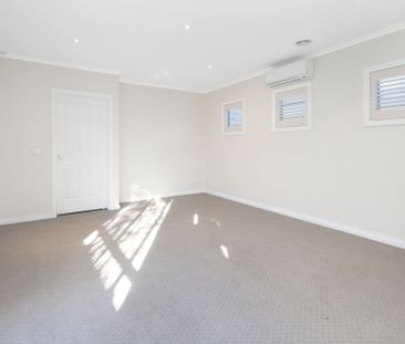 4 BEDROOM HOME IN THE HEART OF THE BALLARAT CBD - Photo 3