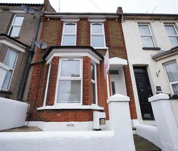 3 bedroom terraced house to rent - Photo 1