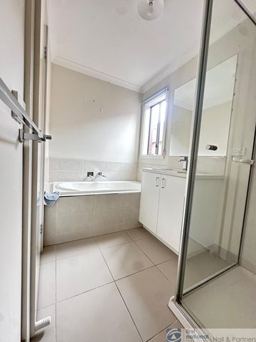 12 Woodbine Street, Pakenham - Photo 4