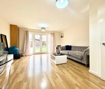 3 bedroom end of terrace house to rent - Photo 3