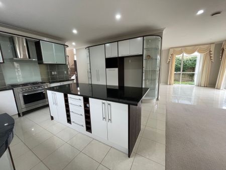 Stunning Home&excl; - Photo 2