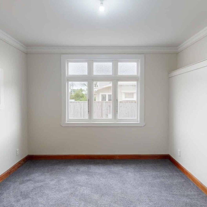 Roslyn - 3 Bedrooms - Photo 1