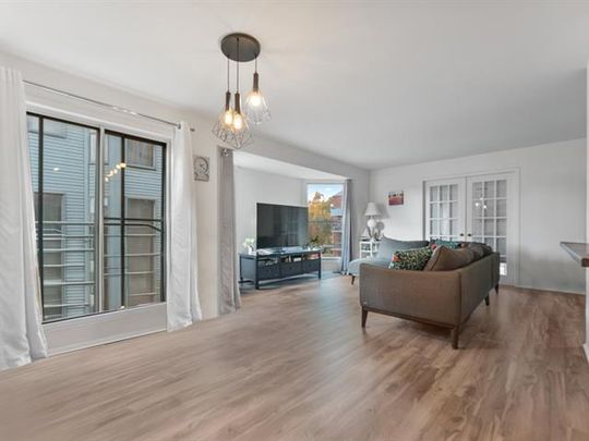 664 36e Avenue - Photo 1