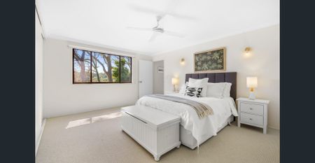 Renovated 4 Bedroom Plus Study Family Home, Walk to Village - Photo 2