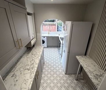 3 Bed Semi-Detached House, Grange Park Road, CR7 - Photo 6