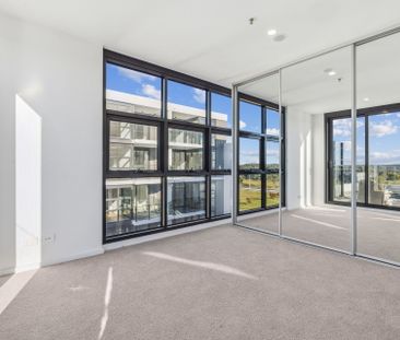 Live in the heart of Gungahlin - Photo 3