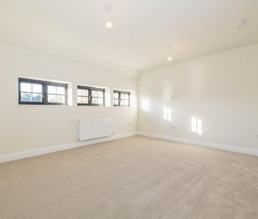 4 bedroom terraced house to rent - Photo 1