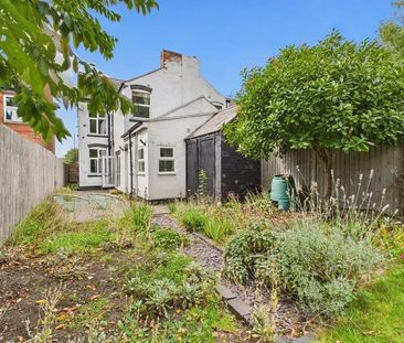 4 bedroom end of terrace house to rent - Photo 4