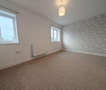 2 bedroom end of terrace house to rent - Photo 5