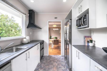 18 Elliott Street, Johnsonville - Photo 2