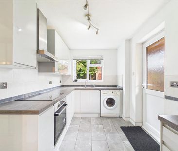 3 bedroom semi-detached house to rent - Photo 6