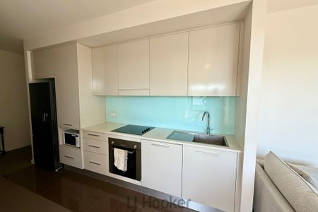 Neat & Convenient 1-Bedroom Unit in Belmont - Photo 4
