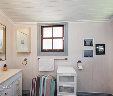 Charming Windsor Home At Unbeatable Price! - Photo 2