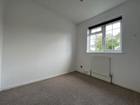 Sandy Lane, Farnborough, GU14 - Photo 5