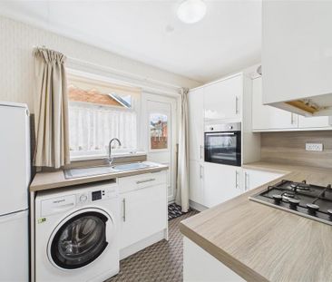 2 bedroom detached bungalow to rent - Photo 4