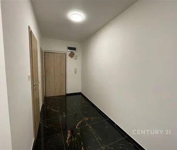 Moderní bydlení bez kompromisů: Kompletně zrekonstruovaný byt 3+1 s... - Photo 5