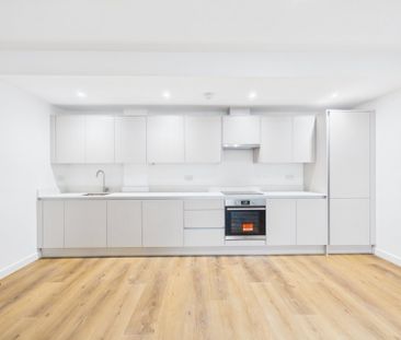 The Causeway, Staines-upon-Thames, Surrey,TW18 - Photo 3